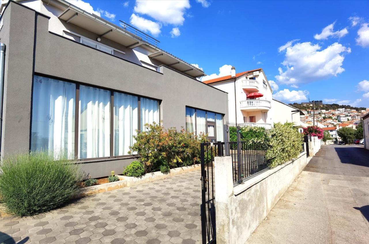 Apartments Ella Sibenik Exterior photo