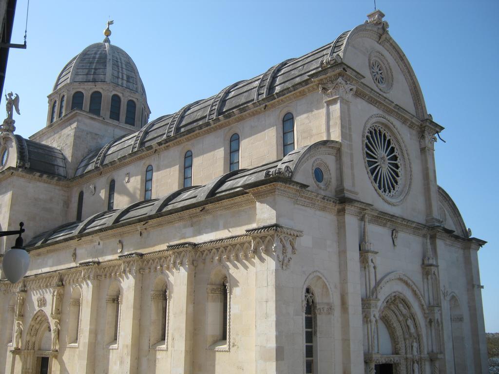 Apartments Ella Sibenik Exterior photo